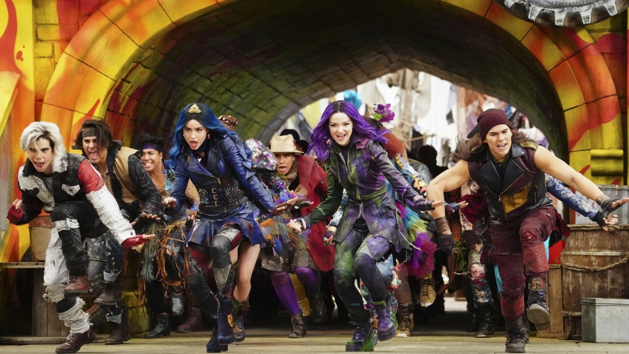 Disney+ onthult eindelijk de eerste beelden uit 'Descendants: The Rise of Red'