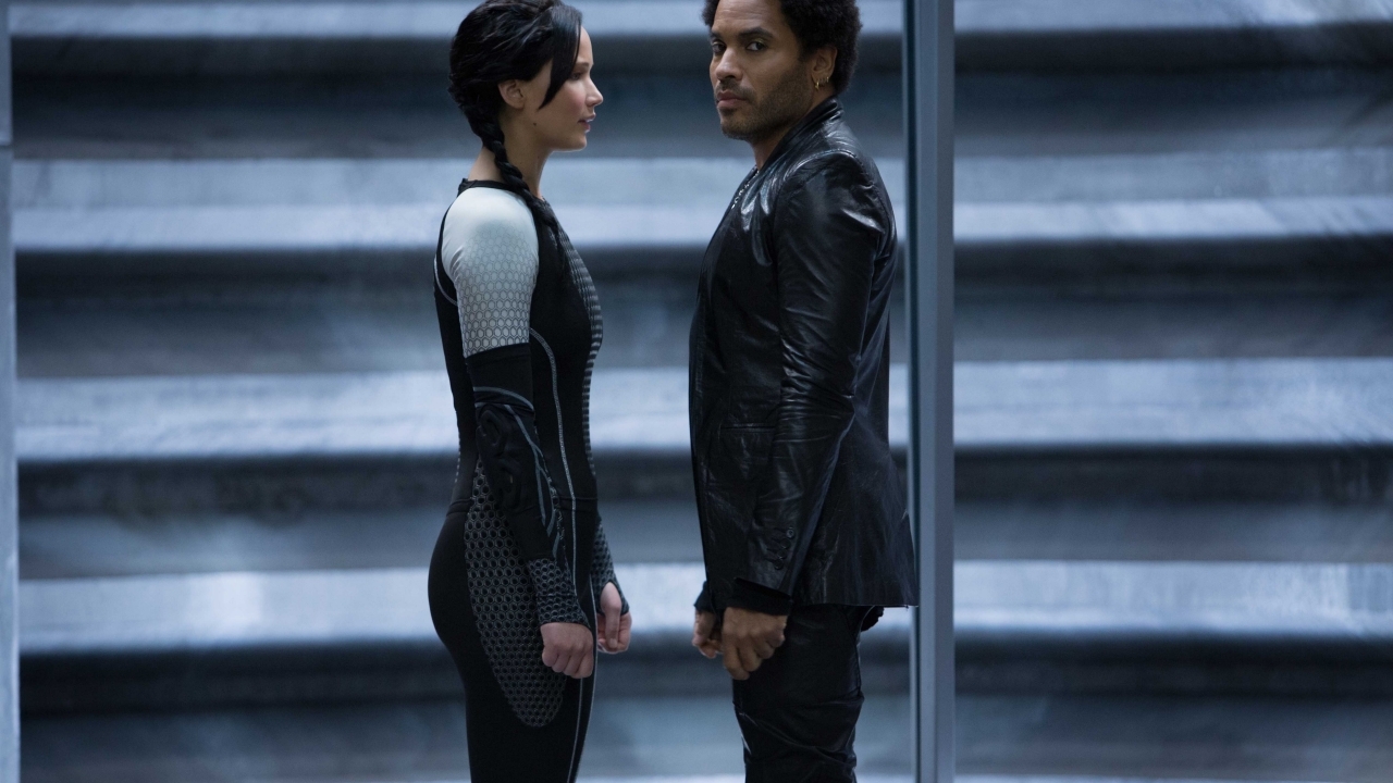 Zoë Kravitz zet vader Lenny Kravitz flink te kijk met liefde voor doorzichtige shirts