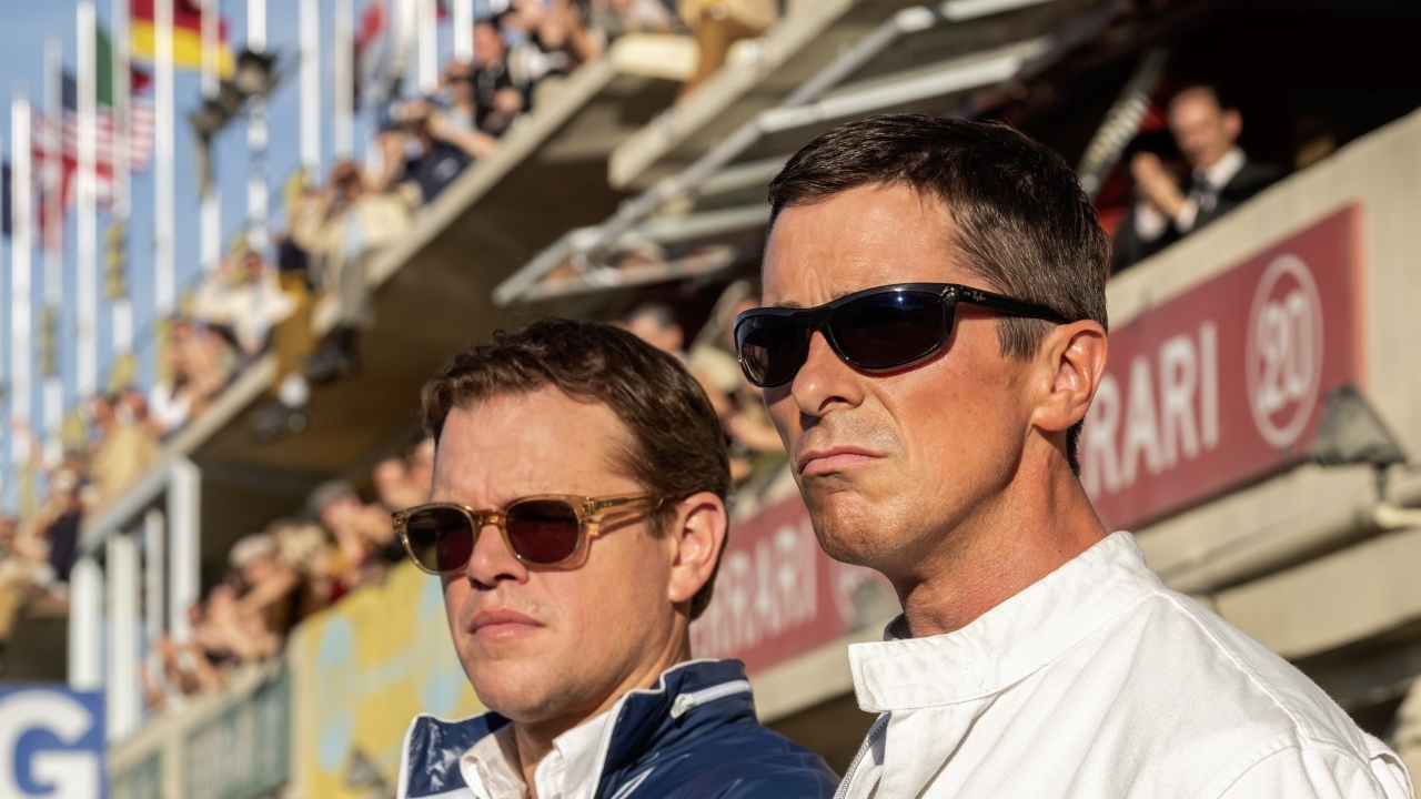 Chris Hemsworth troost Matt Damon bij tattoo sessie: Waar heb je anders vrienden voor?