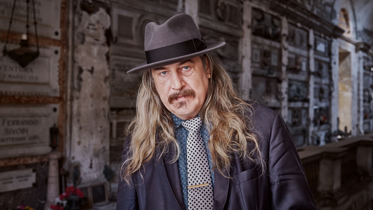Schrijver Ilja Leonard Pfeijffer pakt een hoofdrol in deze spiksplinternieuwe 'foto-film'
