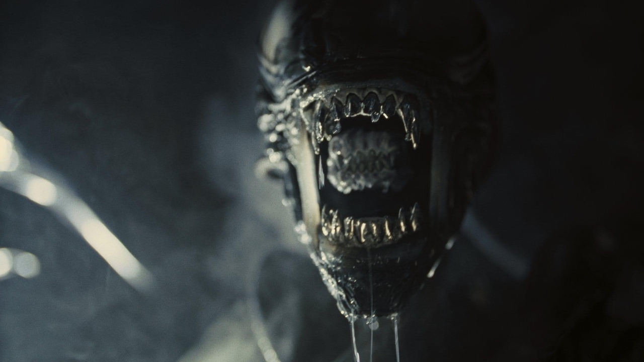 'Alien: Romulus-regisseur wil dat de film net zo voelt als de eerste films uit de franchise: "er gaat niets boven het echte werk"