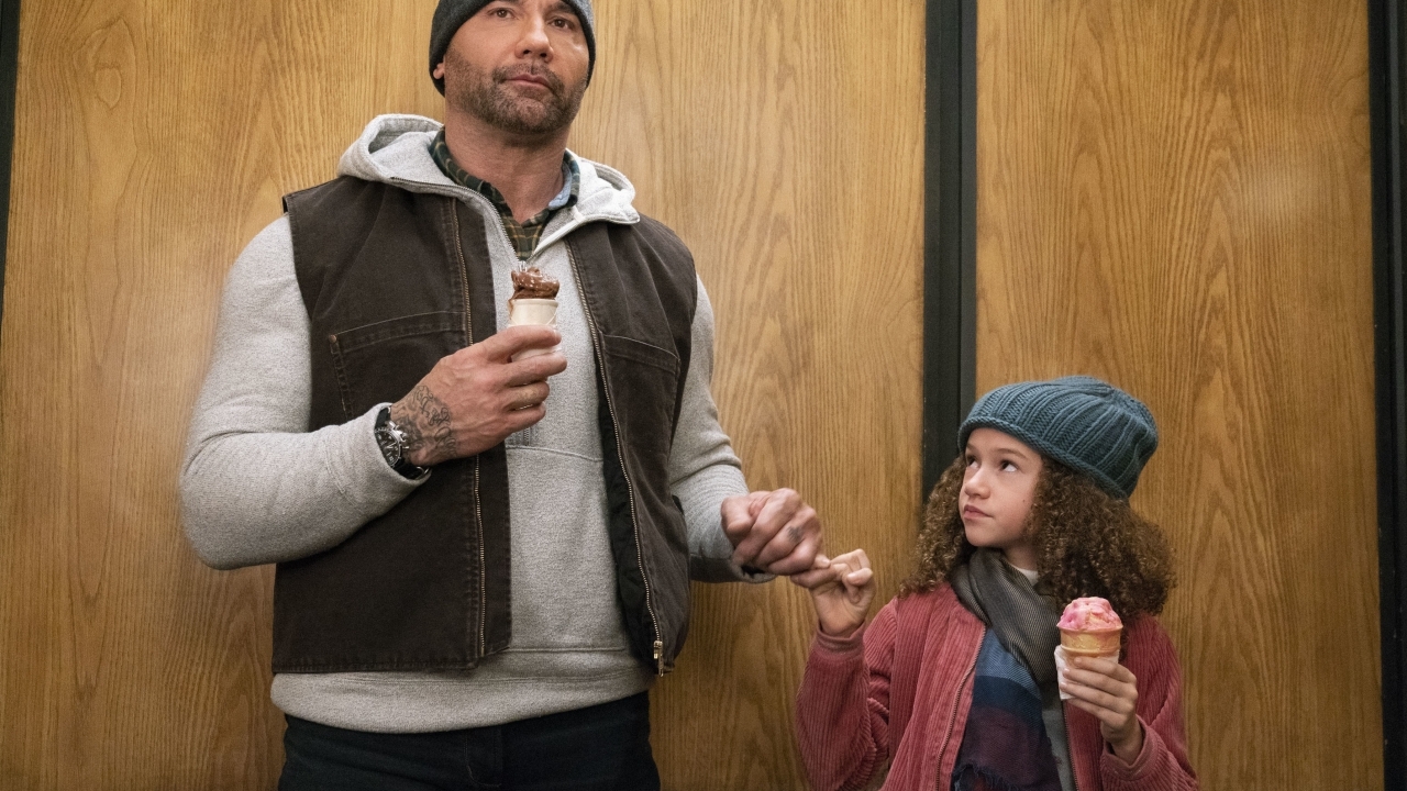 Dave Bautista is terug op eerste officiële foto 'My Spy: The Eternal City'