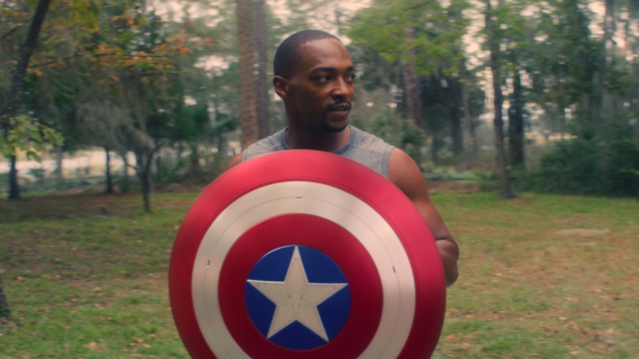 Anthony Mackie kondigt een "grootse vijand" aan in 'Captain America: Brave New World'