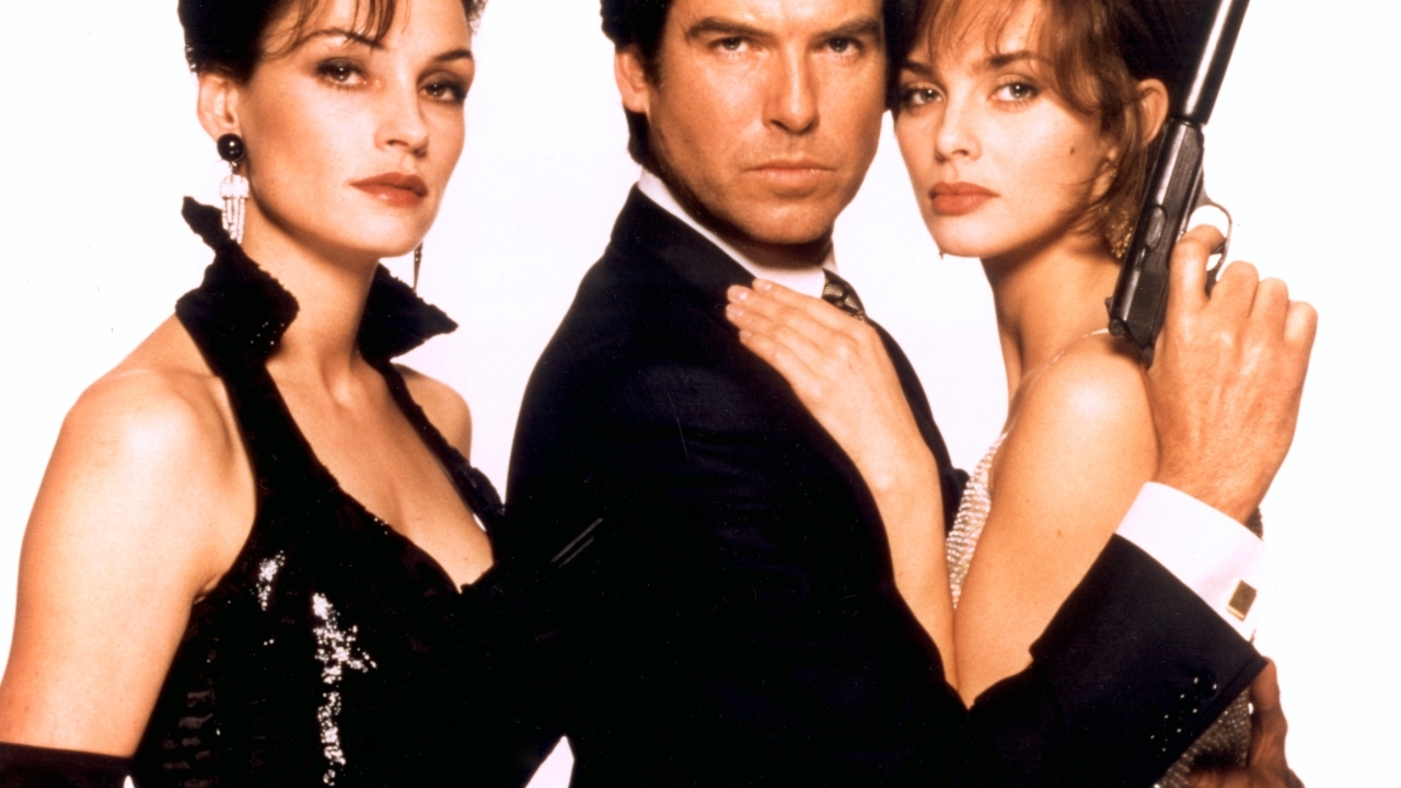 Niemand minder dan Famke Janssen wil de nieuwe James Bond worden