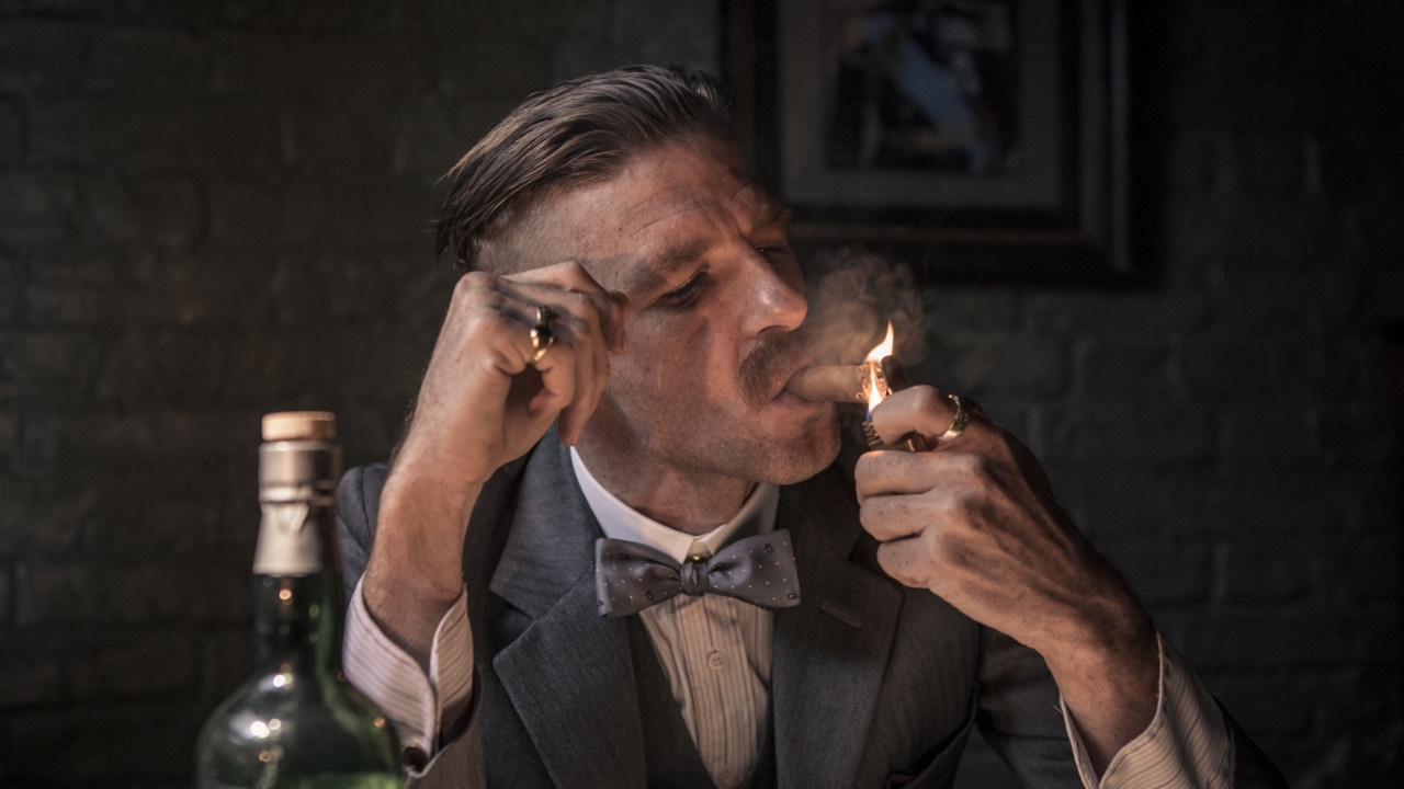 Iconische 'Peaky Blinders'-acteur Paul Anderson heeft flinke problemen