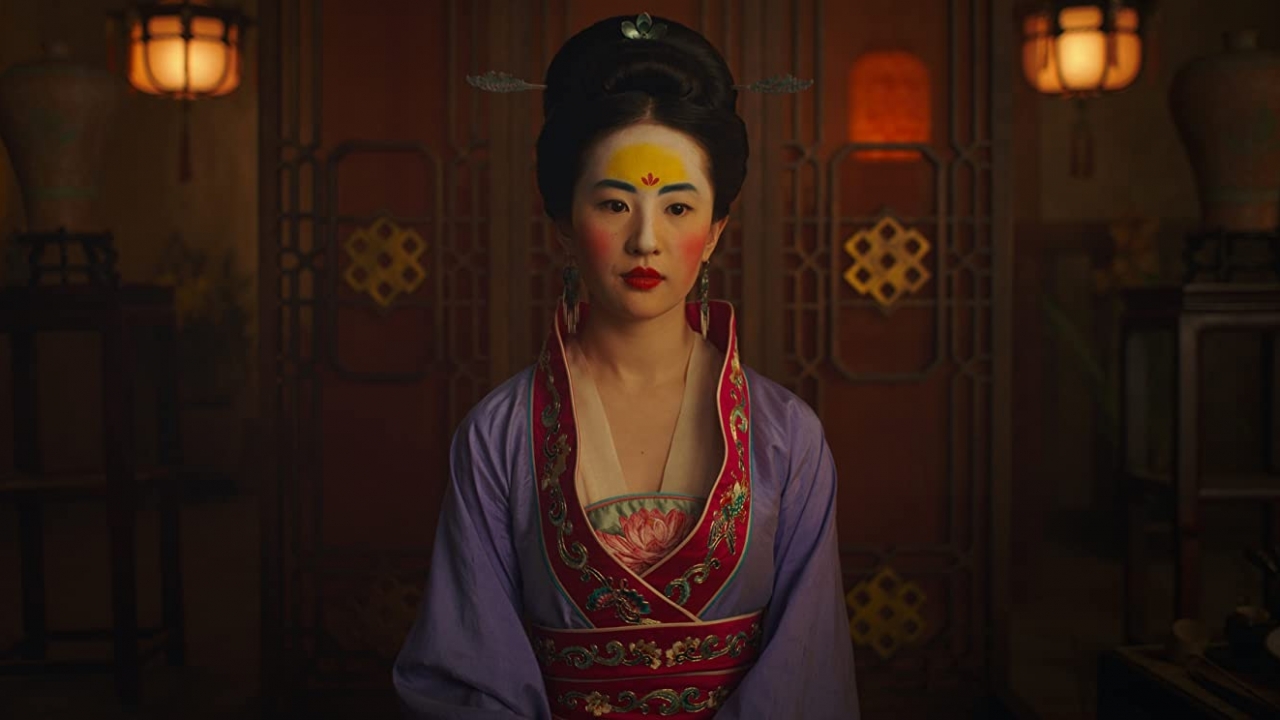 Britse bioscopen woedend na besluit Disney over 'Mulan': "Een dikke vette f*ck you"!