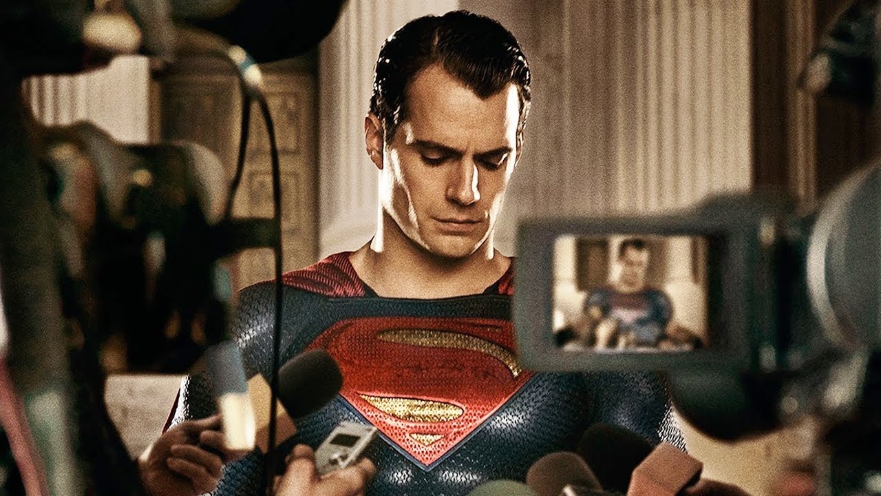 Henry Cavill is blij met onzinnige Superman-geruchten