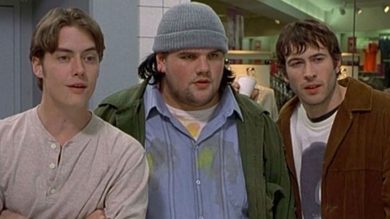 Тусовщики из супермаркета 1995. Ethan Suplee Mallrats. Итан Сапли тусовщики из супермаркета. Тусовщики из супермаркета Джей Лоуренс Адамс. Кино 14.