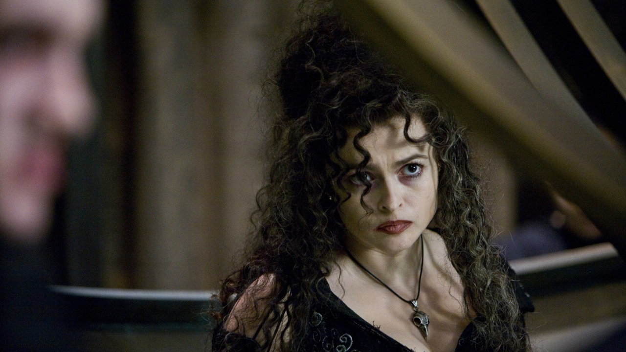De knappe dochter (17) van Helena Bonham Carter en Tim Burton lijkt niet op haar vader