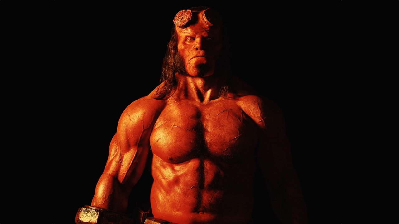Bloederige nieuwe foto 'Hellboy'!