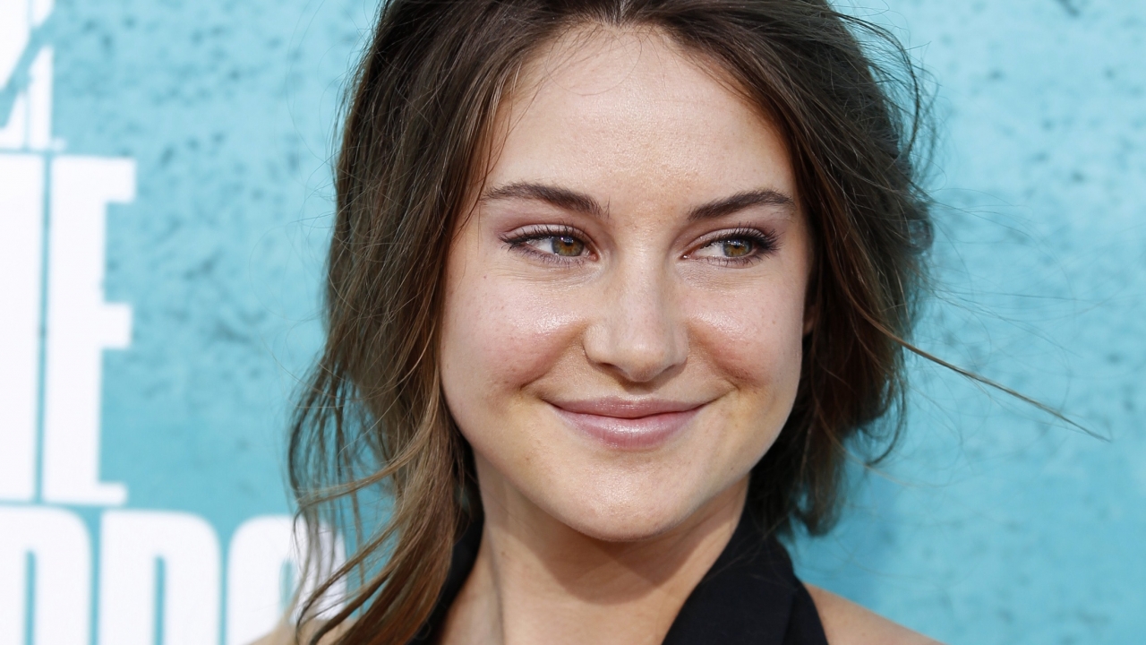 Shailene Woodley brengt Thanksgiving protesterend door op indianenreservaat