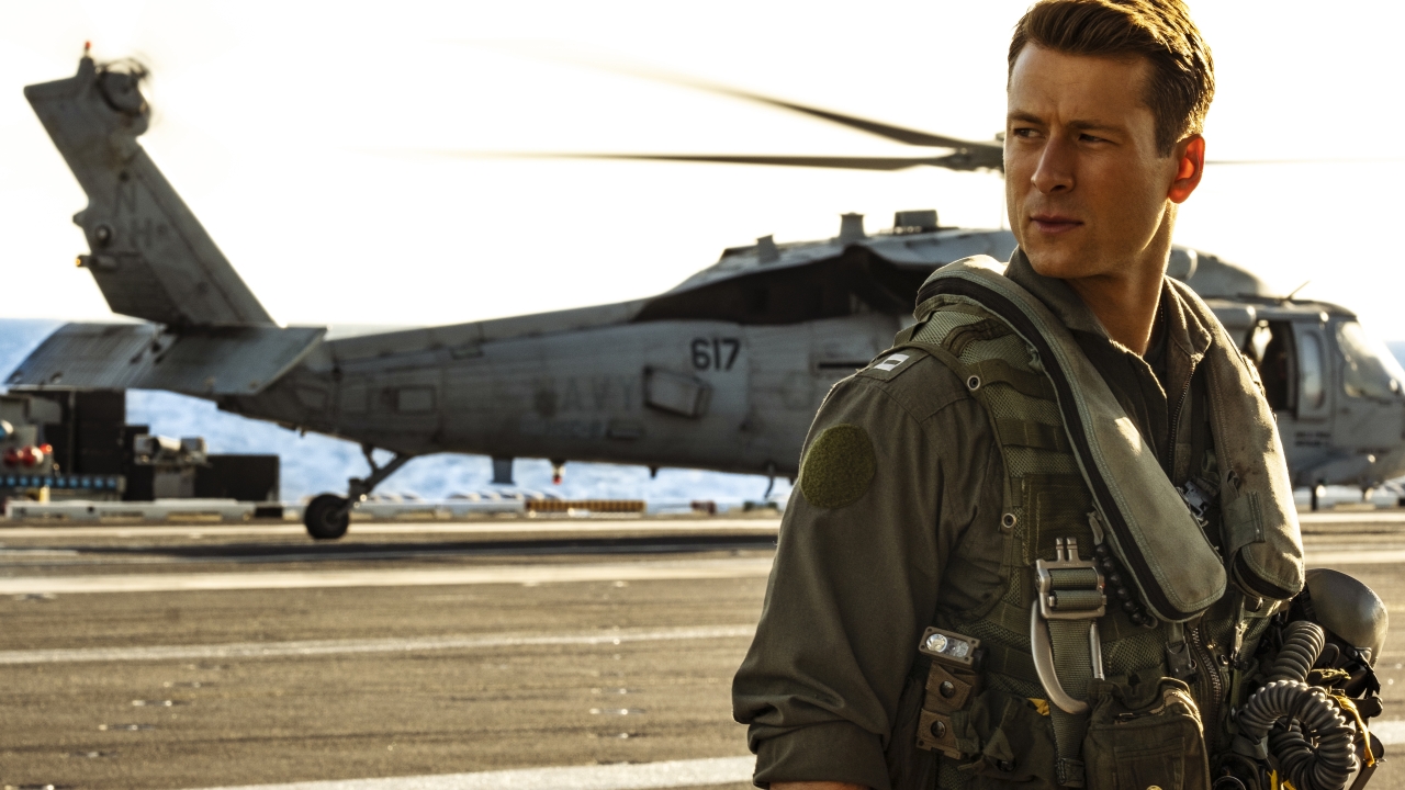 Glen Powell laat zich héél kort uit over 'Top Gun 3': "Ik heb een datum"