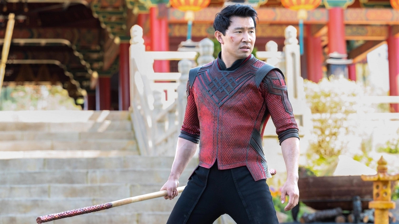 Zo rijk is Marvel-held Simu Liu al uit 'Shang-Chi and the Legend of Ten Rings'