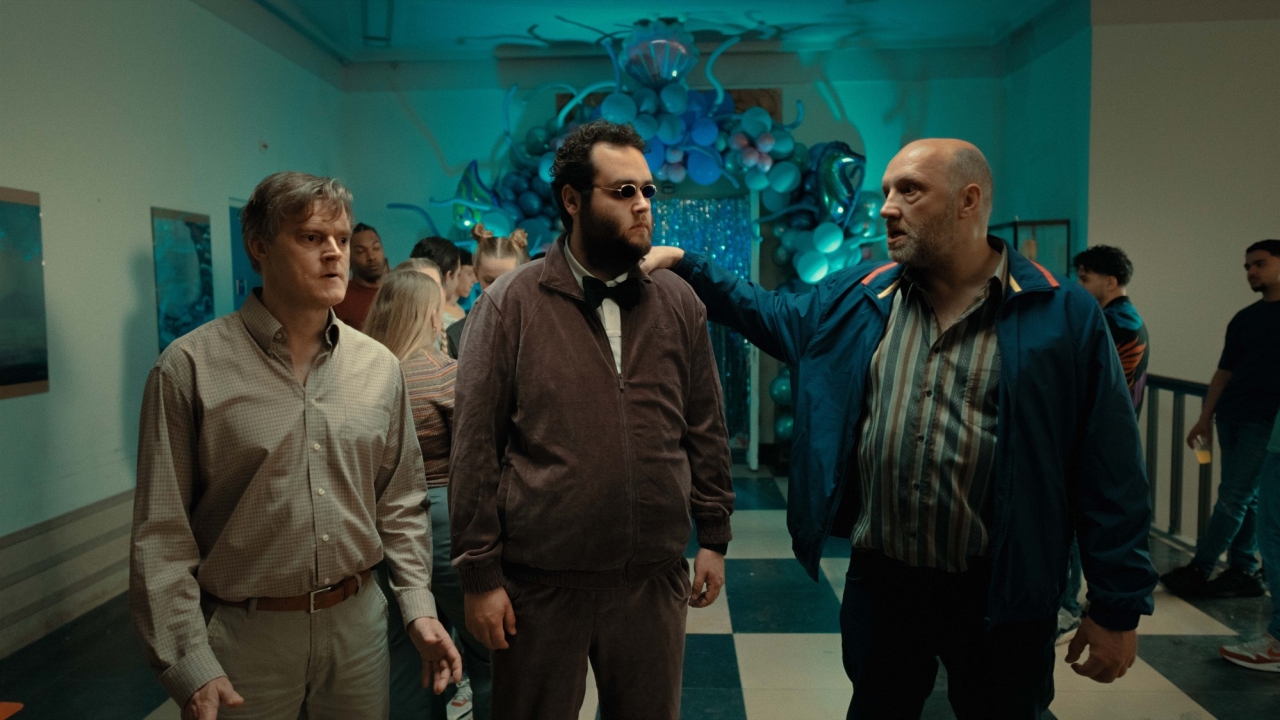 Ga 'Straf' direct kijken: "Dubbel van het lachen" en "Hilarische film"