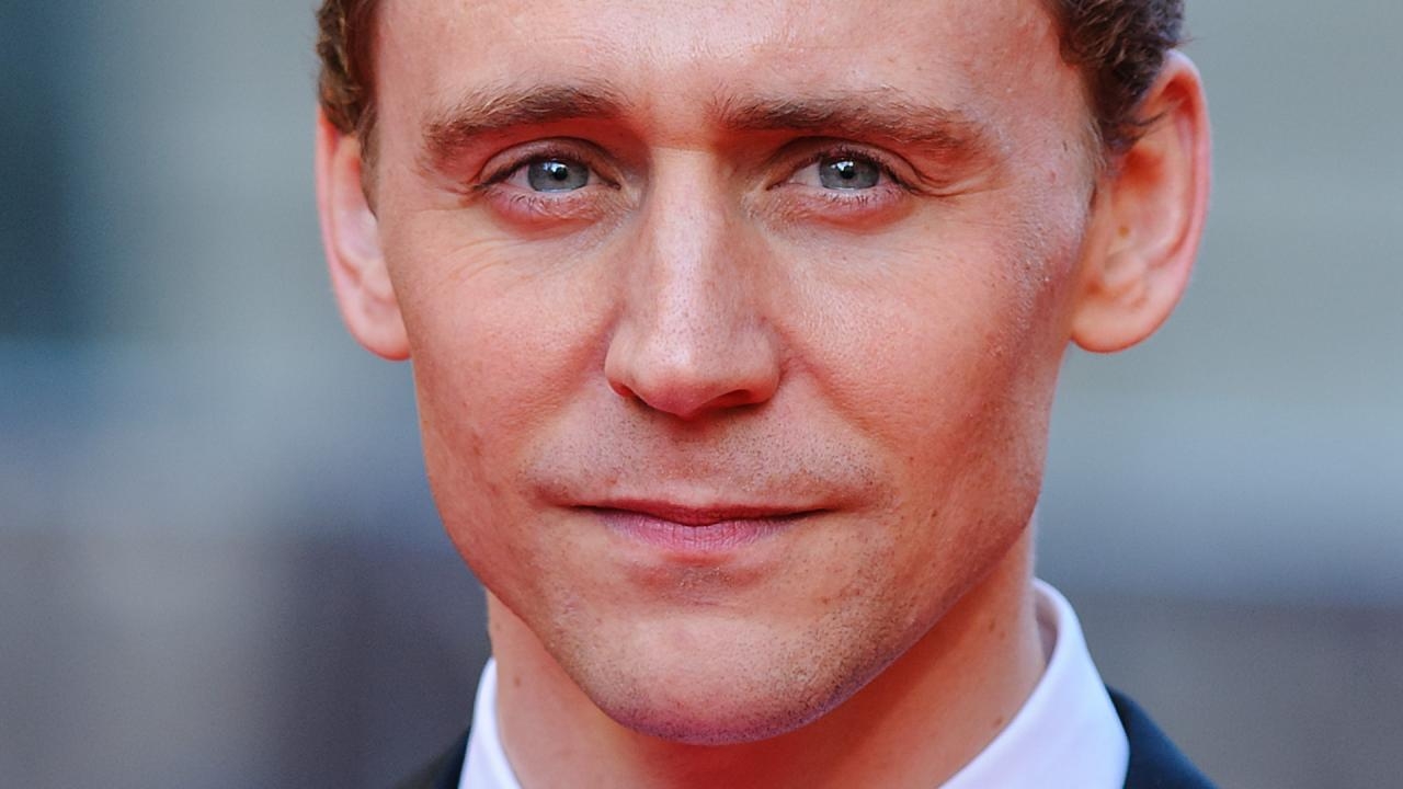 Tom Hiddleston krijgt schurkenrol in Aardman-animatiefilm 'Early Man'