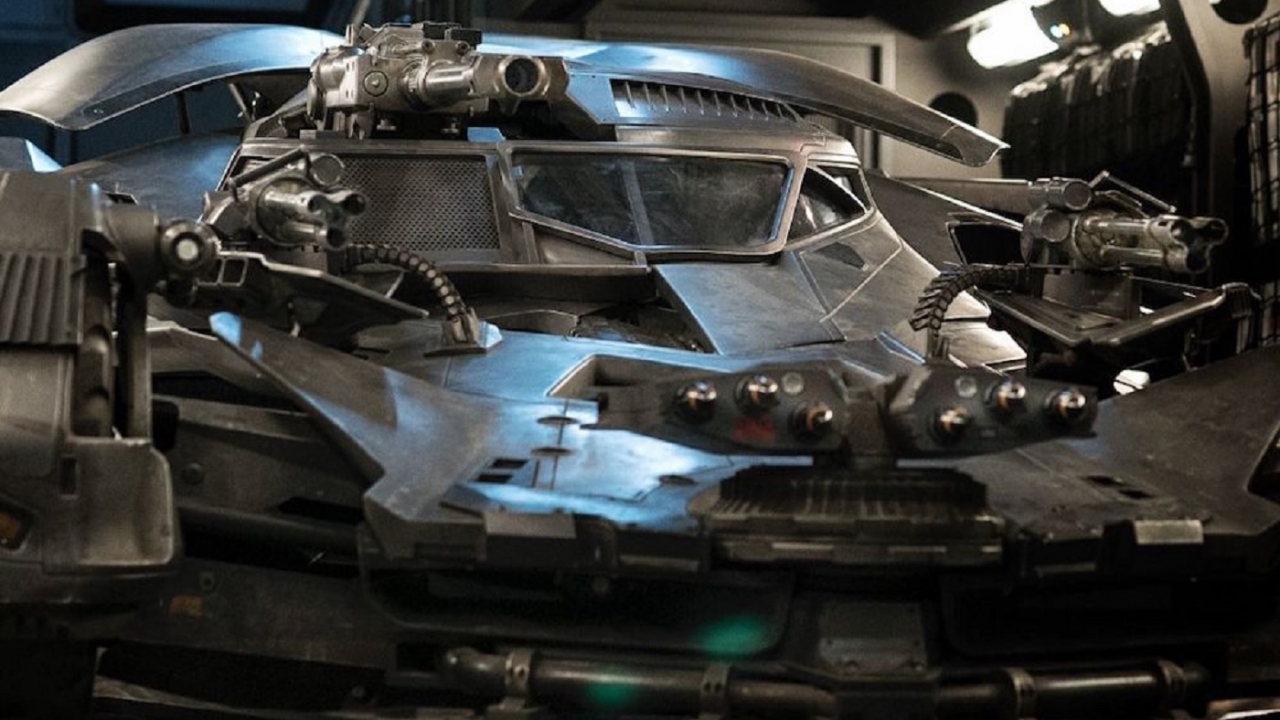 Foto gepimpte Batmobile en méér Aquaman in 'Justice League'