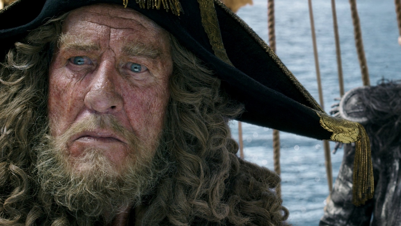 'Geoffrey Rush (Pirates of the Caribbean) krijgt flinke schadevergoeding vanwege fake news over wangedrag'