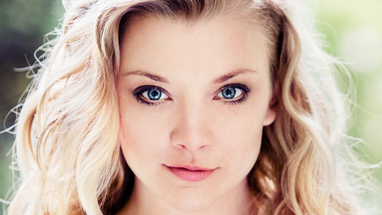 Jai Courtney en Natalie Dormer naast Michael Douglas in 'The God Four'