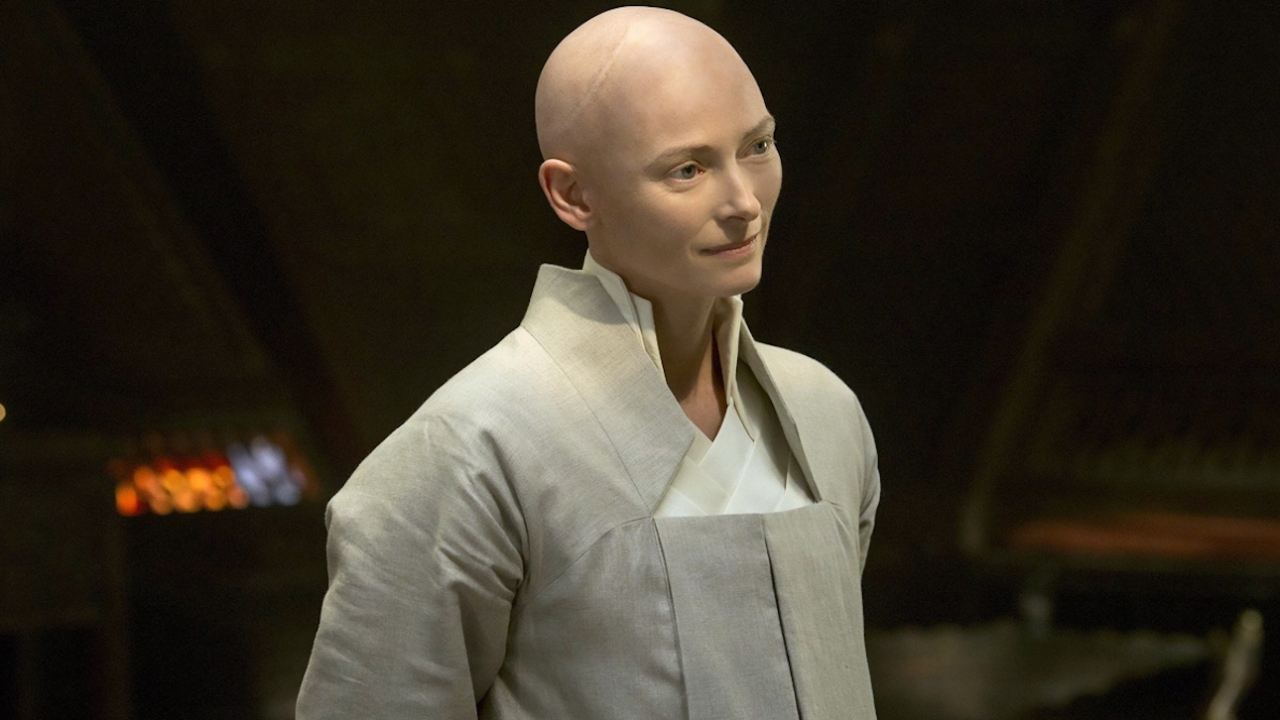 Tilda Swinton keurt eigen Marvel-rol af: "Mijn casting als de Ancient One is fout"