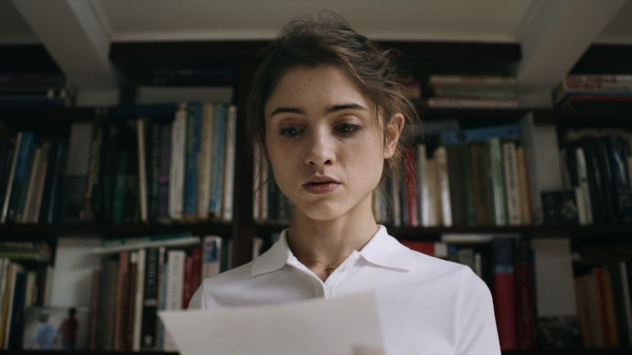 Dit is hoe Natalia Dyer eruit ziet zonder make-up