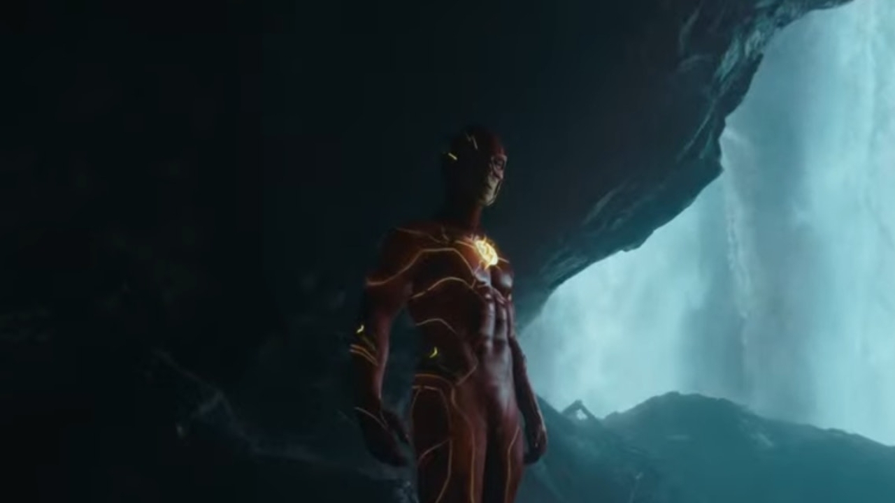 'The Flash' onthult Michael Keaton's Batman, nieuw kostuum Barry Allen en een bizarre verrassing