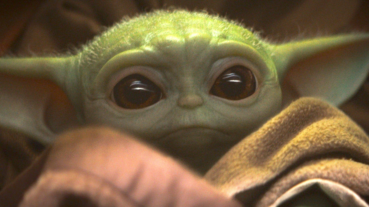 Baby Yoda blijkt toch niet zo schattig op deze enge foto!