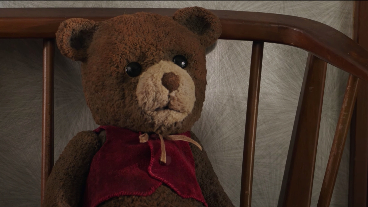 Moordlustige teddybeer slaat op hol in eerste trailer nieuwe horrorfilm 'Imaginary'