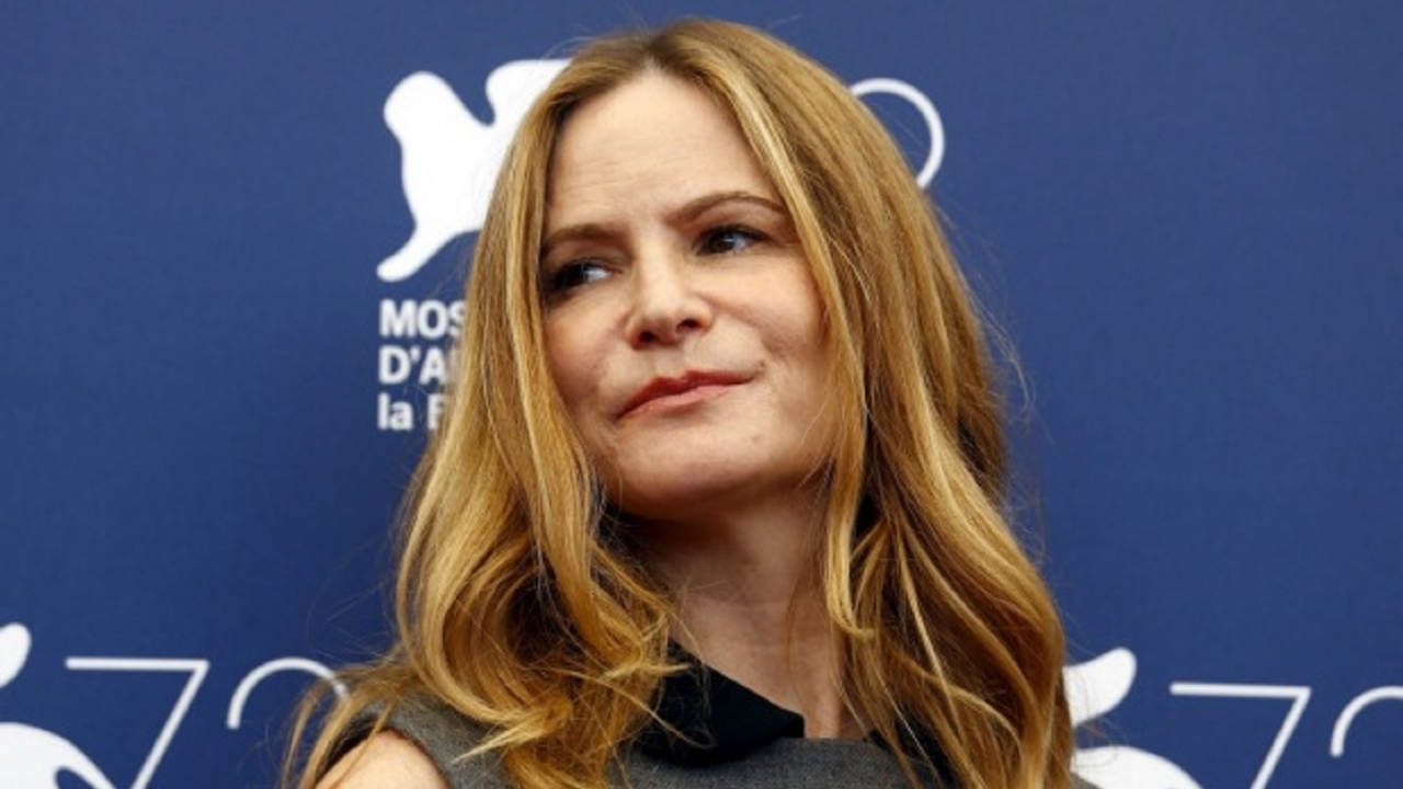 Jennifer Jason Leigh mogelijk in Alex Garlands 'Annihilation'