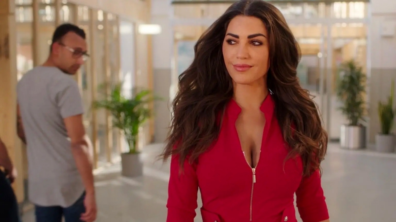 Yolanthe Cabau deelt eerste beelden uit haar nieuwe film 'Secrets of a Celebrity Nanny'