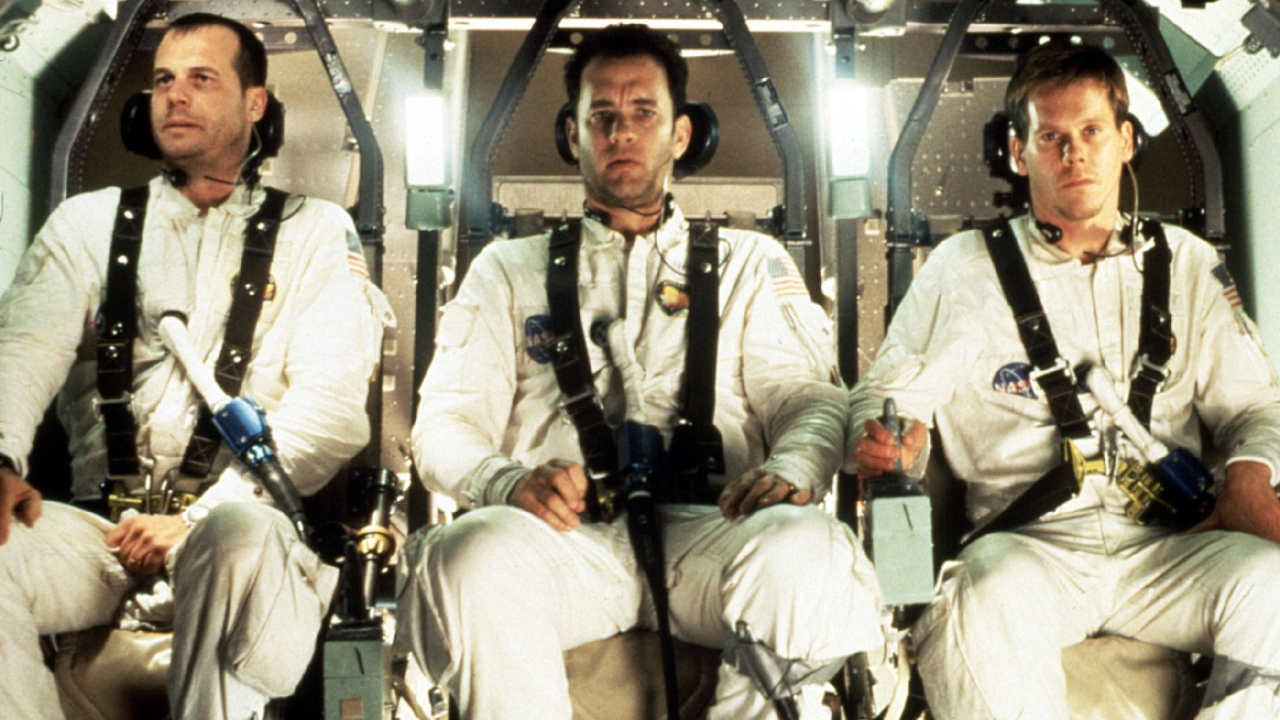 Tom Hanks eert astronaut die hij speelde in Oscarwinnende film