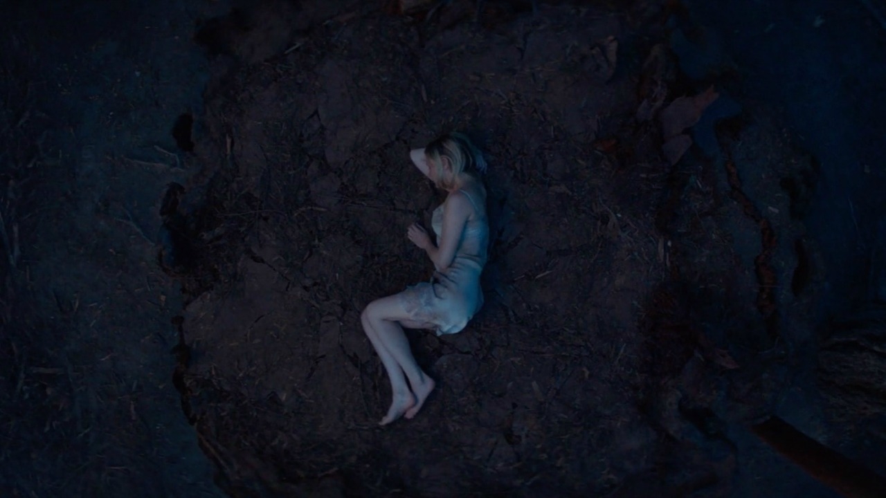 Kirsten Dunst draait een beetje door in trailer 'Woodshock'