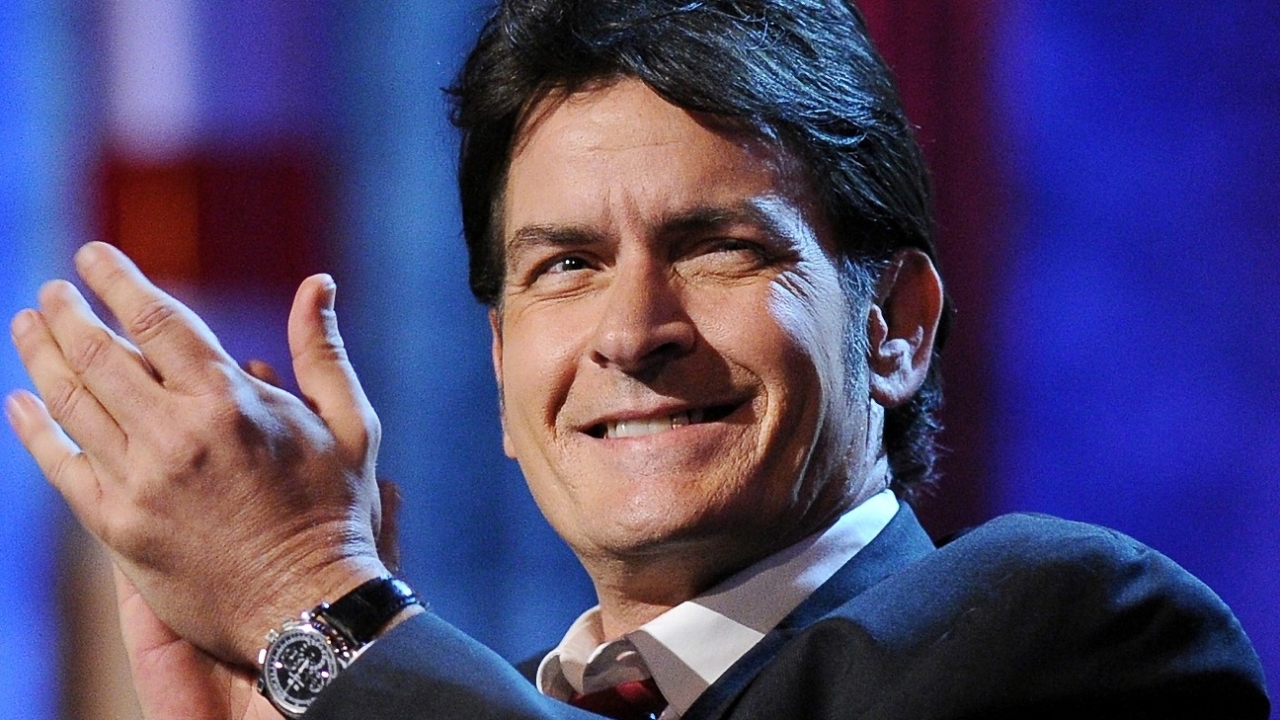 Charlie Sheen had dikke ruzie met Selma Blair: niet veel later was ze ontslagen