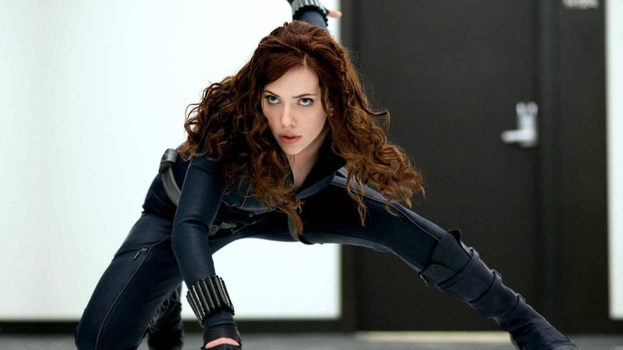 De Black Widow van Scarlett Johansson op 11 waanzinnig mooie foto's