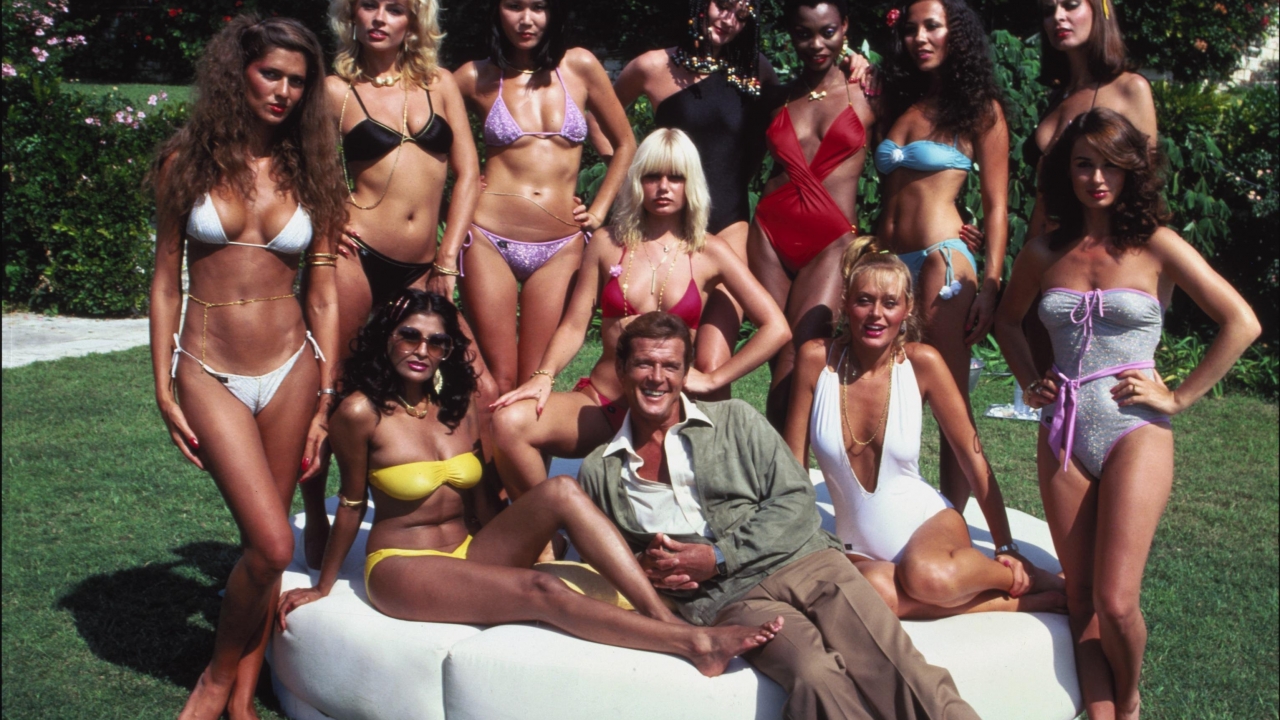 Zoon van Roger Moore over Amerikaanse James Bond: "belachelijk, het is butterscotch"