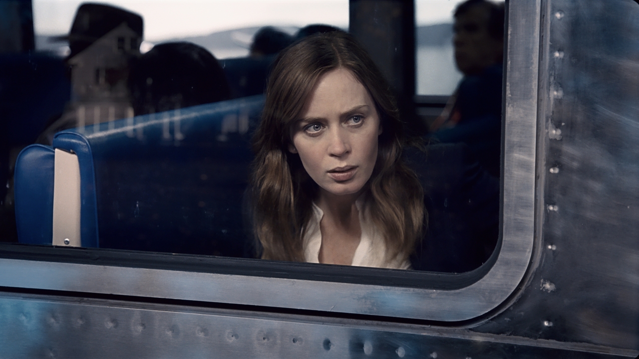 Emily Blunt in nieuwe trailer 'The Girl on the Train'
