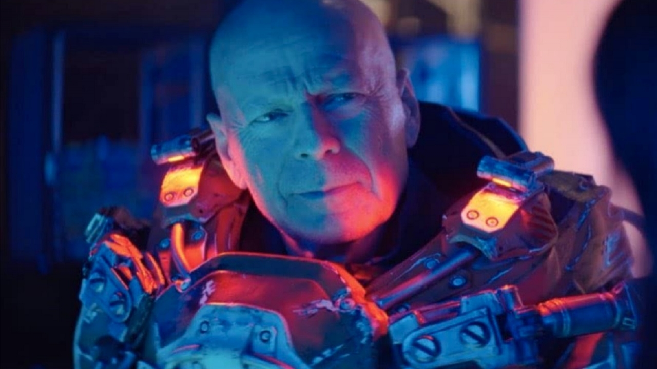 C-poster voor Bruce Willis vehikel 'Cosmic Sin' kopieert schaamteloos 'Die Hard 4'