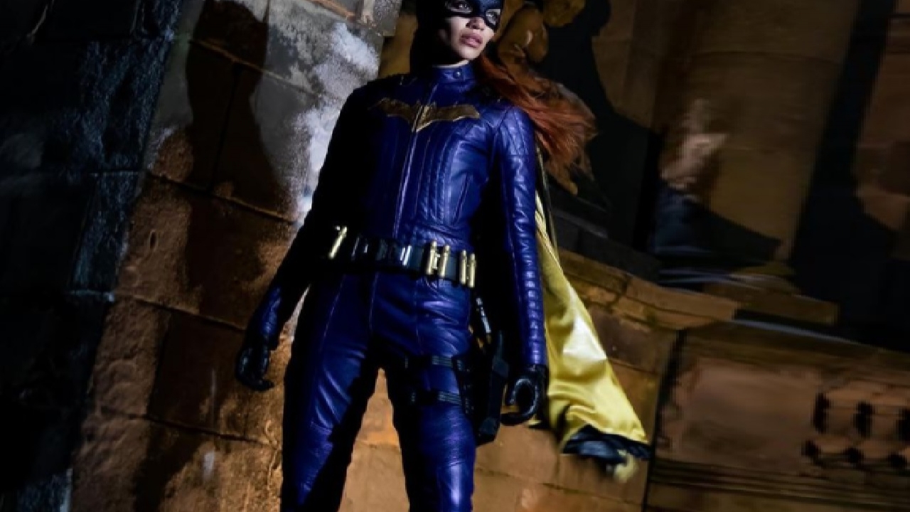'Batgirl': Eerste blik op Leslie Grace in kostuum en acteur gecast als Robin?