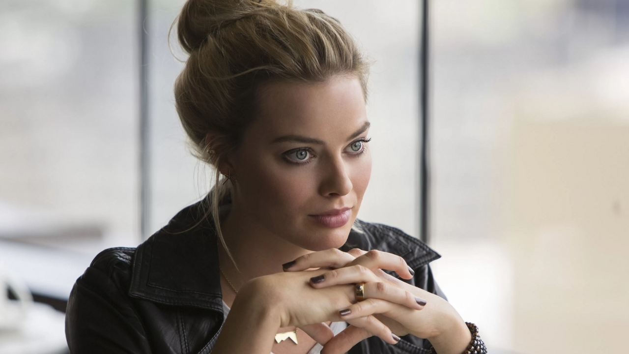 Margot Robbie compleet onherkenbaar voor nieuwe film 'Mary, Queen of Scots'