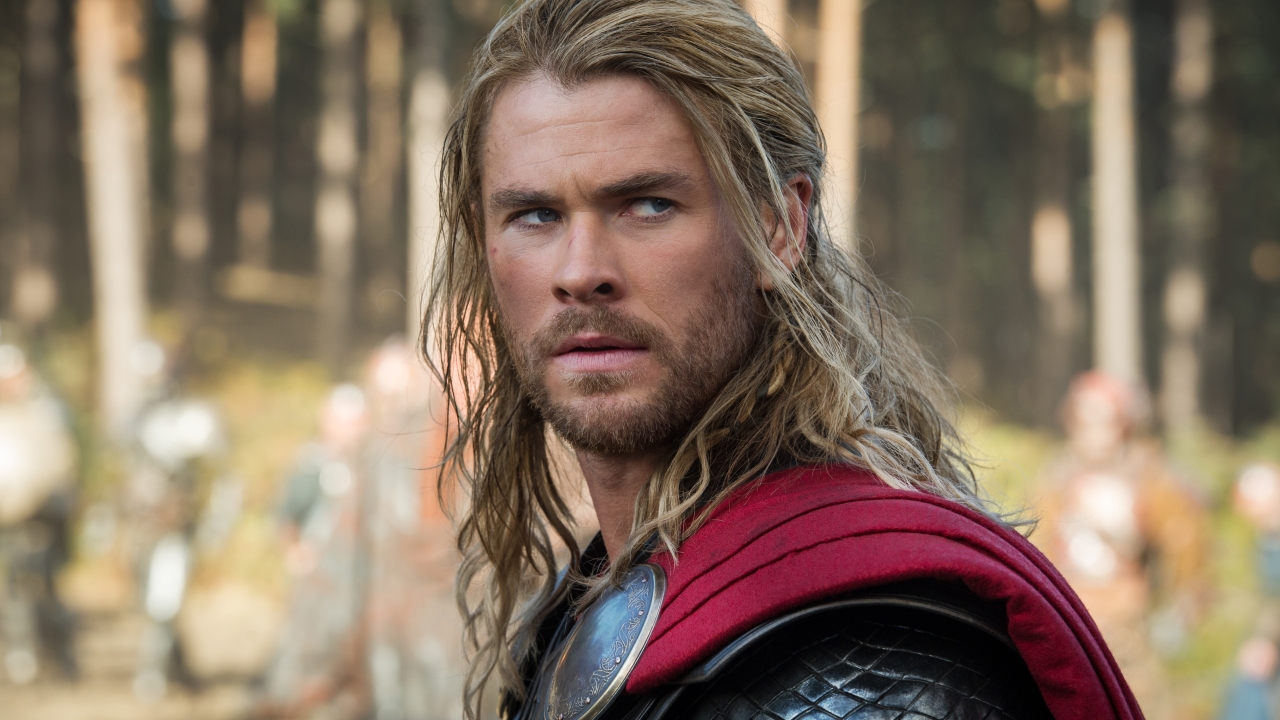 Chris Hemsworth aan leugendetector: durft vraag over Dwayne Johnson niet te beantwoorden