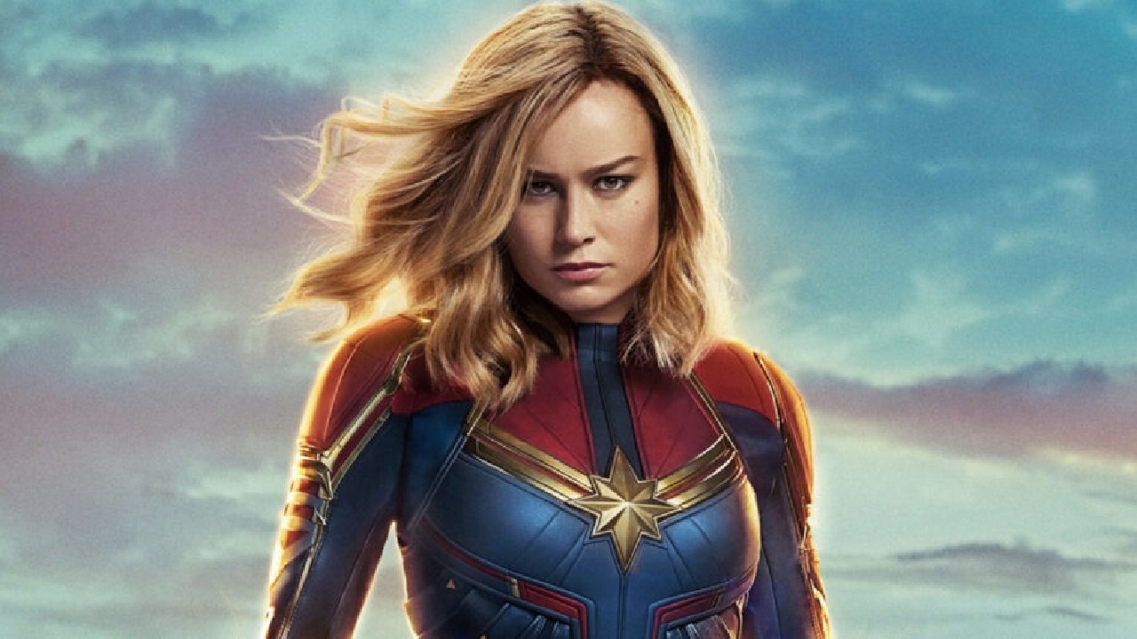 Brie Larson zet haar tanden in iets lekkers en krijgt een zuur gezicht