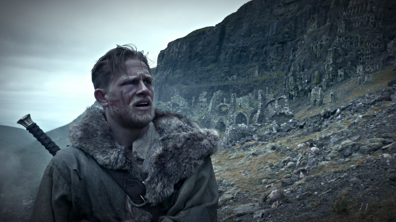 Epische trailer 'King Arthur: Legend of the Sword'