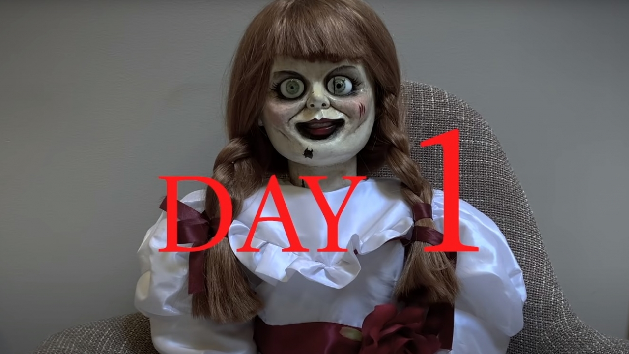 kapsel haar scheuren Hilarisch: Wat doet de horrorpop Annabelle tijdens de lockdown? |  FilmTotaal filmnieuws