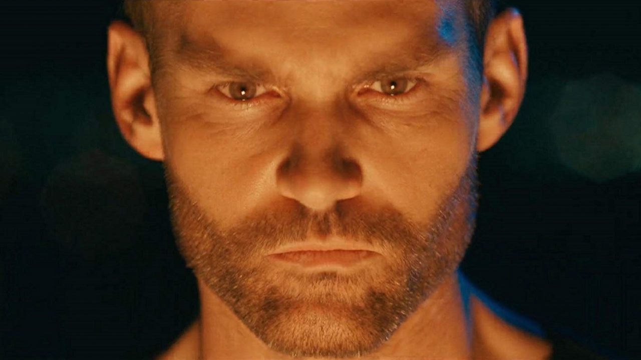 Trailer voor 'Bloodline': Sean William Scott als creepy psycho