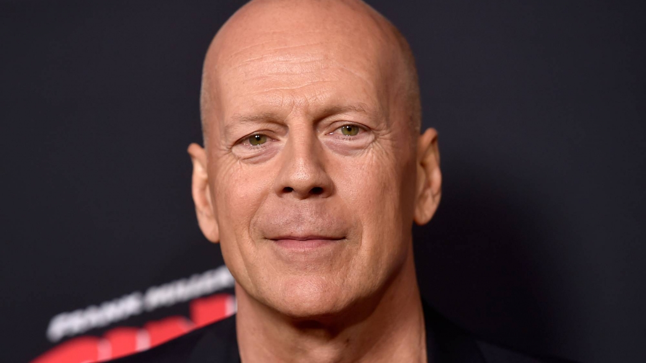 Hollywoodsterren eren Bruce Willis na het nieuws over zijn pensionering