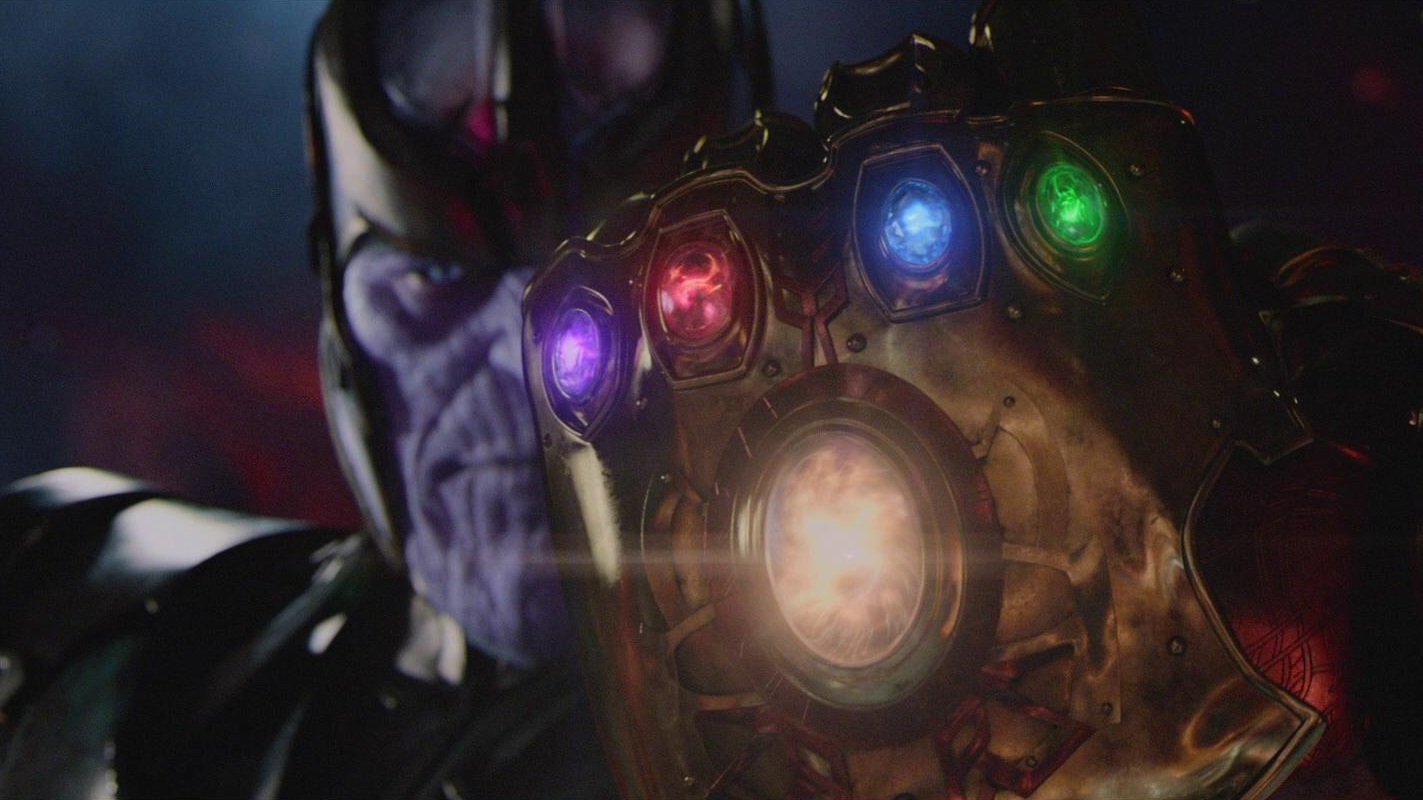 Thanos met Infinity Gauntlet op foto 'Avengers: Infinity War'