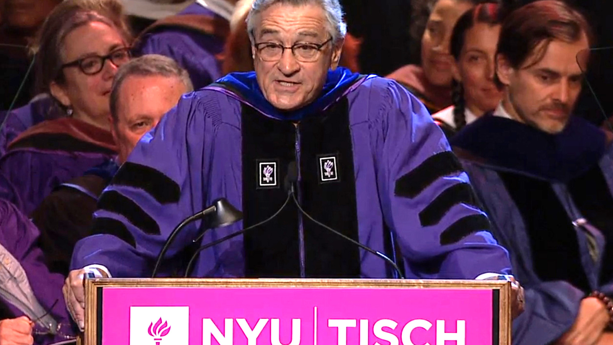 Robert de Niro tegen NYU afstudeerders: "You're f*cked"