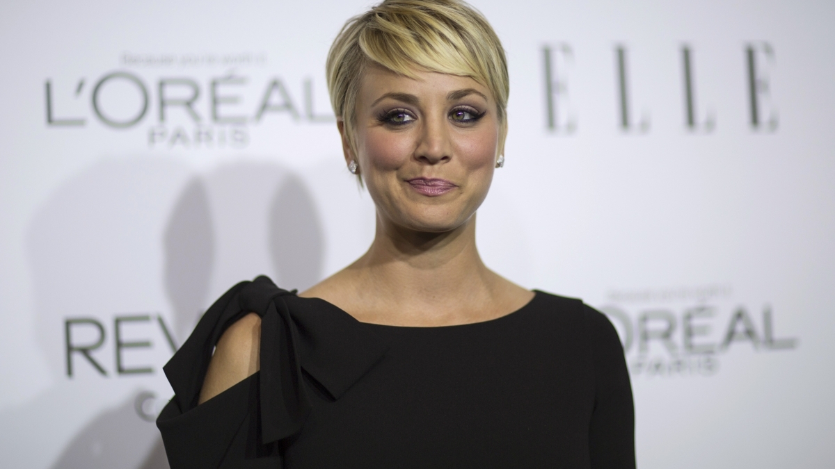 Kaley Cuoco verdedigt neus operatie