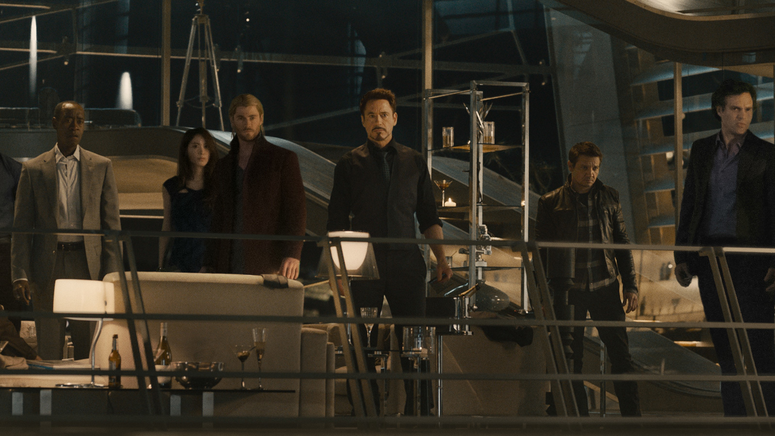 Team verzamelt zich op foto 'Avengers: Age of Ultron'