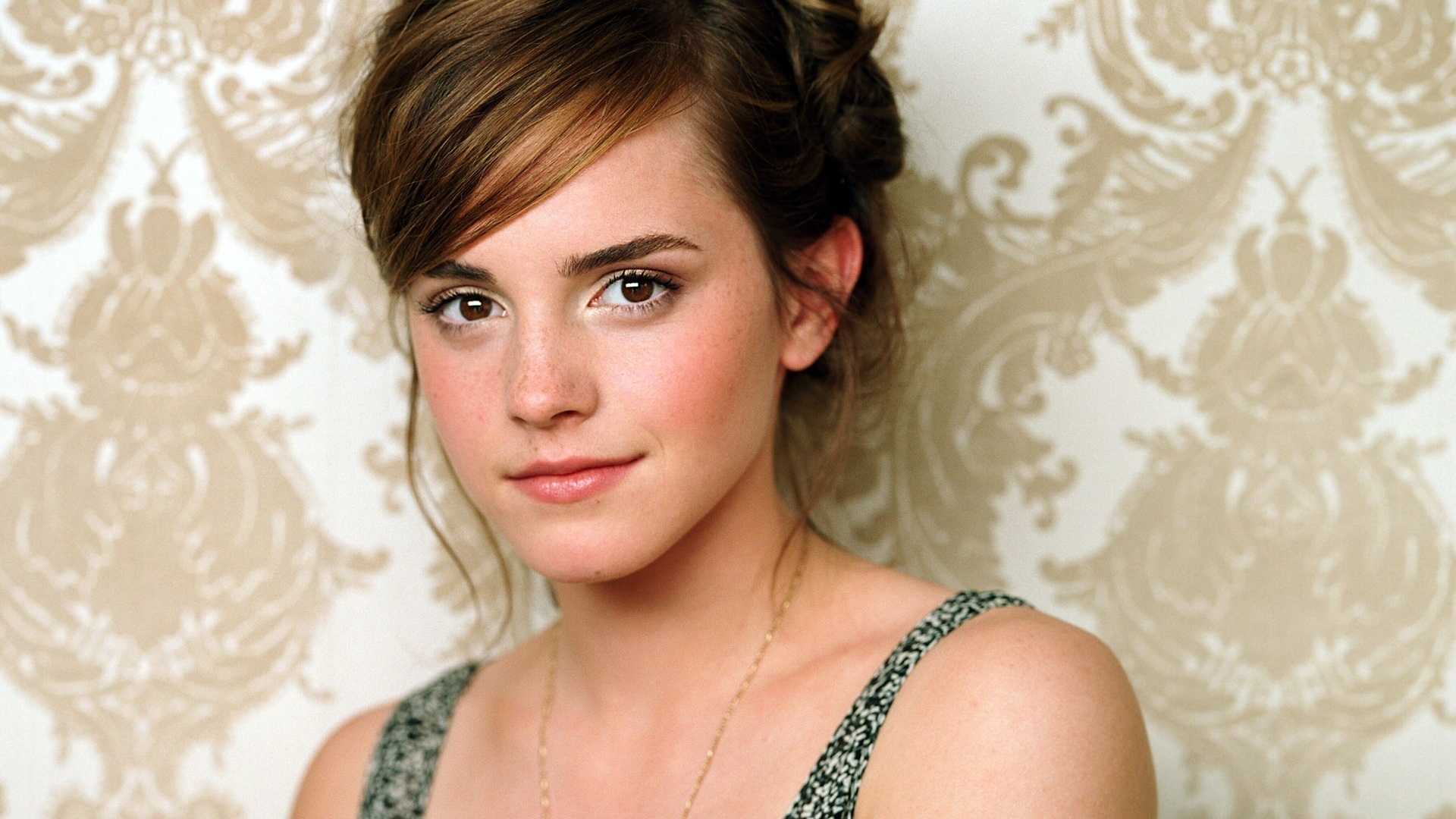 Emma Watson wegens illegale praktijken onderzocht