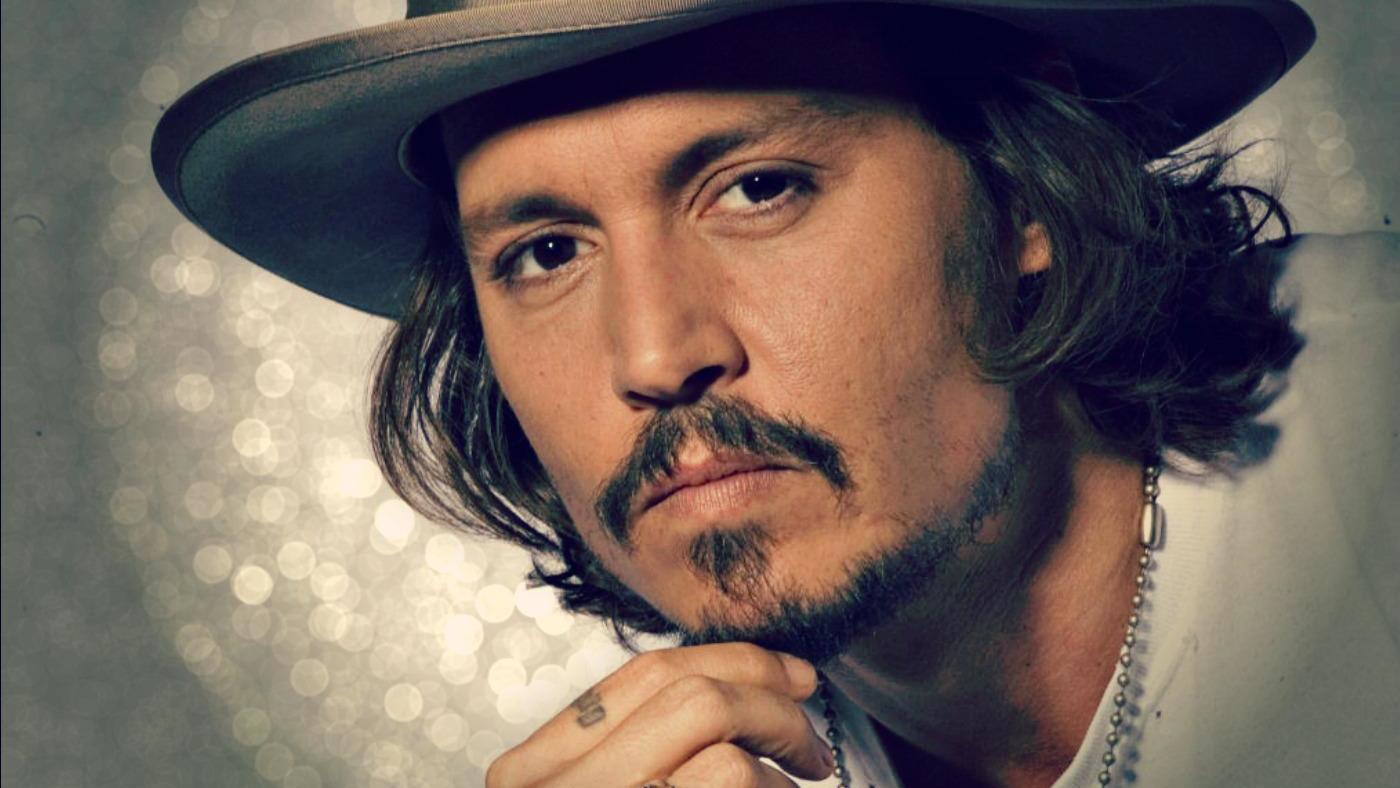 Johnny Depp breekt pols tijdens karten